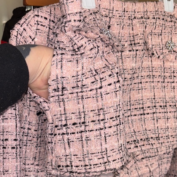 Brand New/Never worn Pink Tweed Blazer with & Crystal Accents buttons - Picture 10 of 17